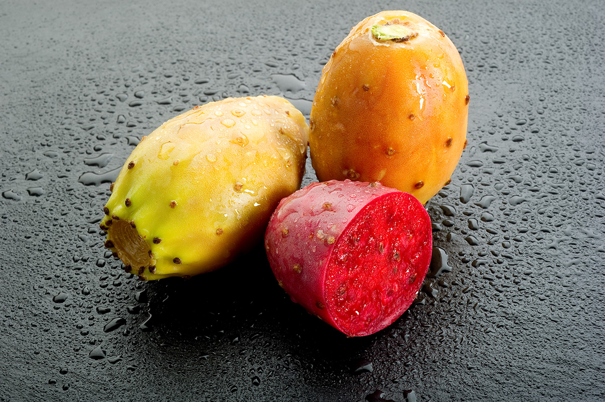 fresh-prickly-pears-with-water-droplets fresh-prickly-pears-with-water-droplets